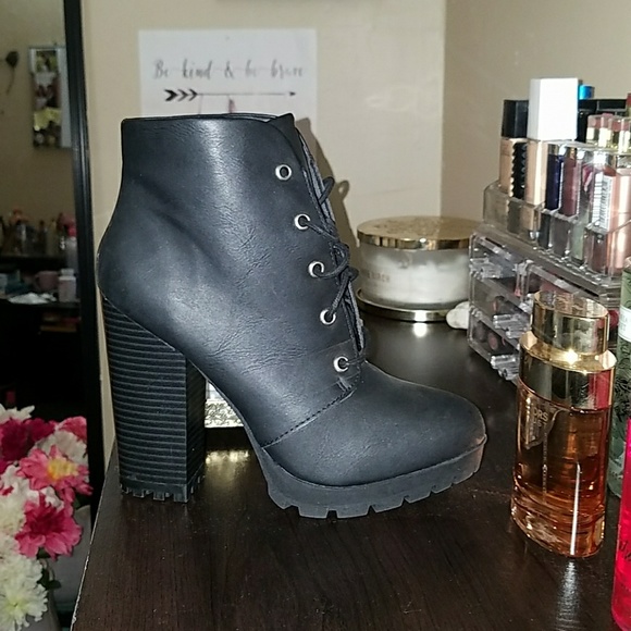 JustFab Shoes - Gorgeous heeled boots